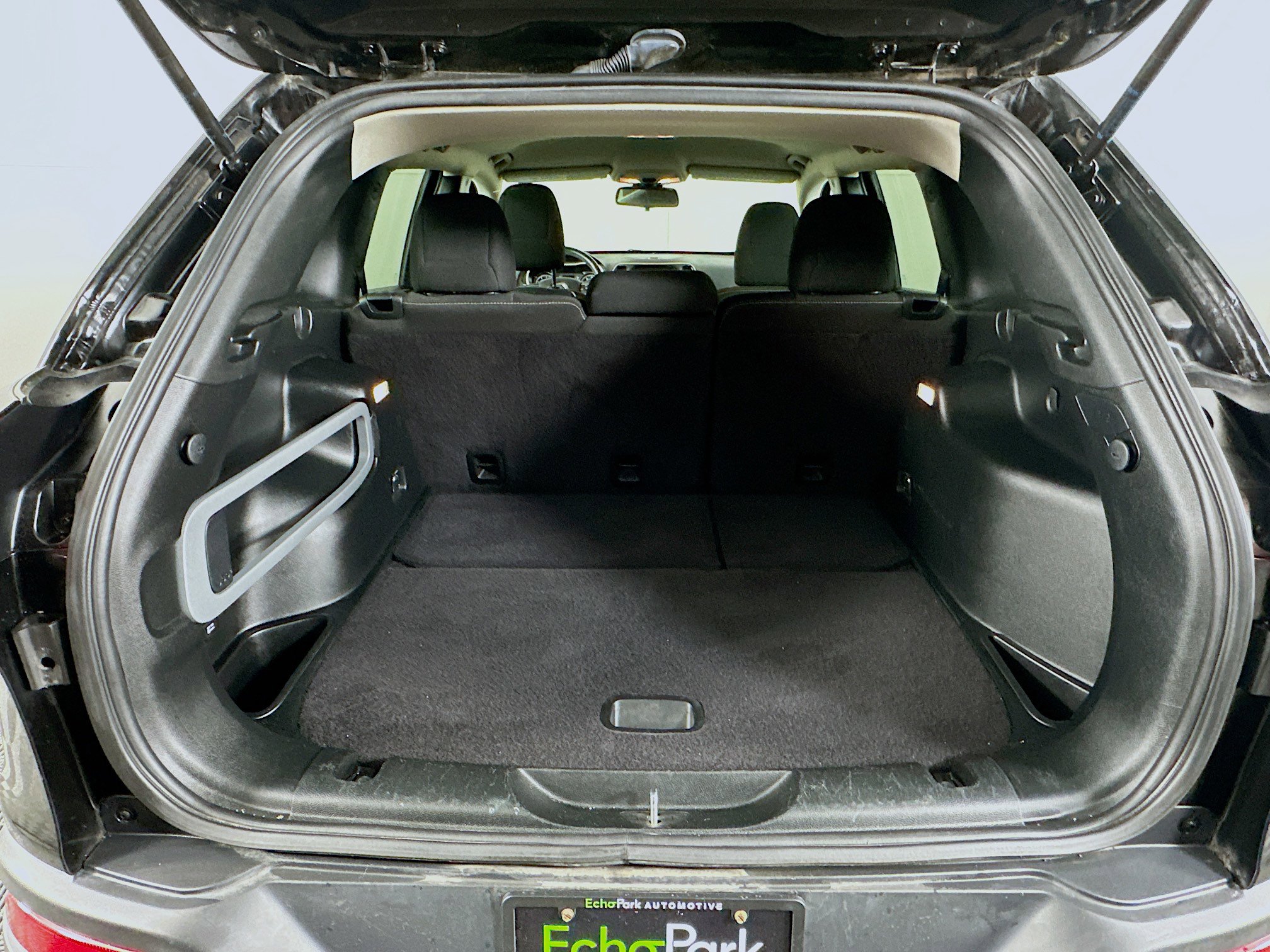 Used 2017 Jeep Cherokee Latitude w/ Cold Weather Group image 27