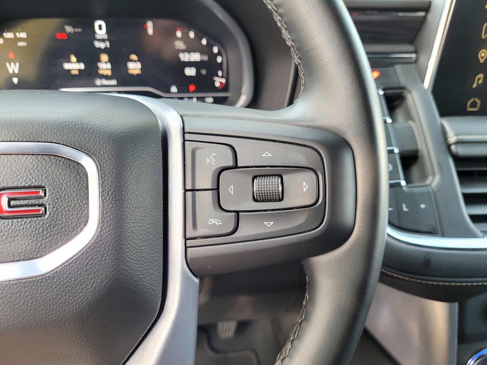 Used 2023 GMC Yukon SLT image 22