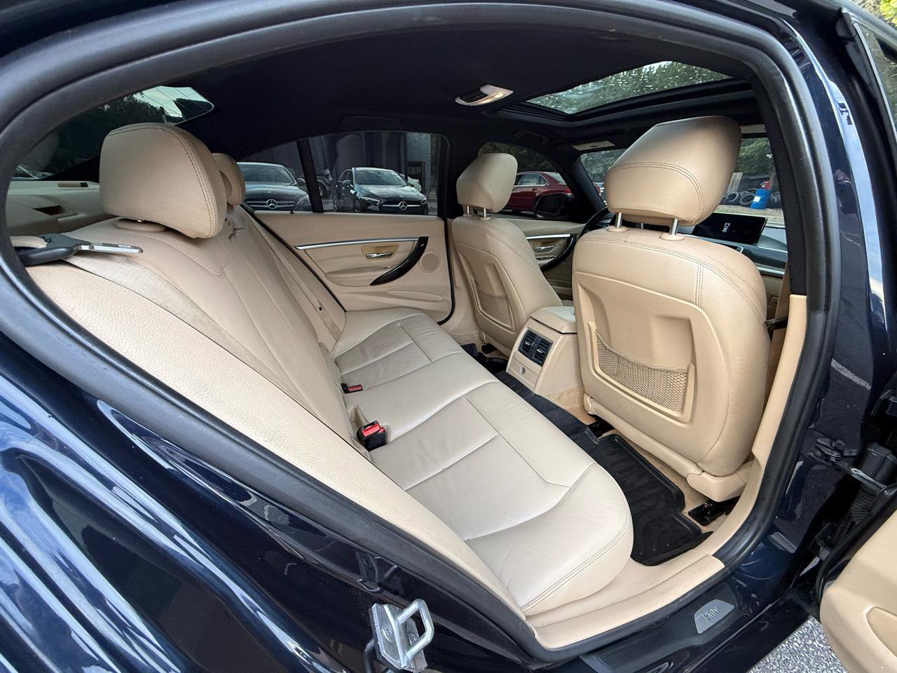 Used 2016 BMW 328i Sedan RWD image 12