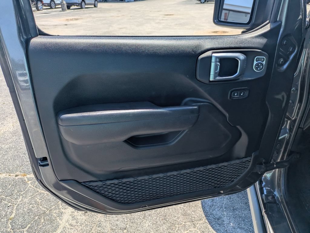 Used 2024 Jeep Gladiator Rubicon w/ Safety Group AWD/4WD image 11
