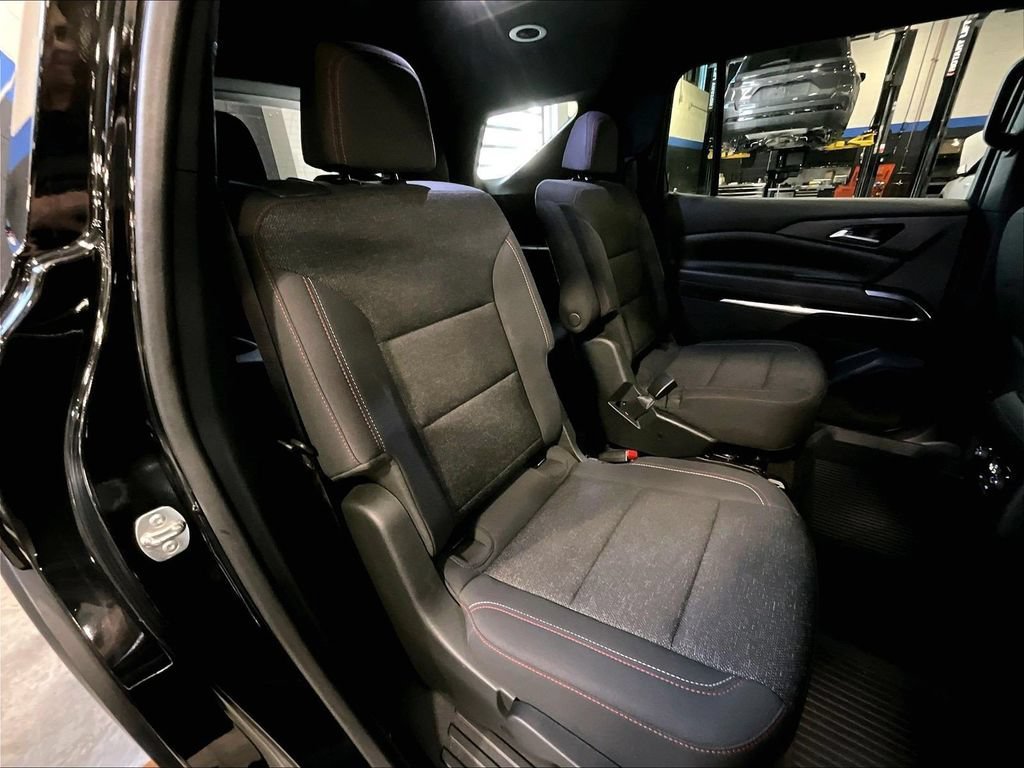 Used 2024 Chevrolet Traverse Z71 AWD/4WD image 16