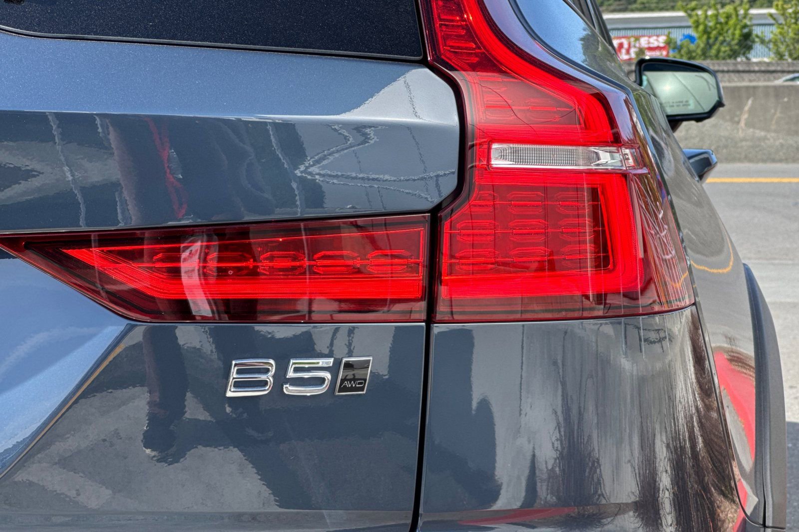 Used 2025 Volvo V60 B5 Cross Country Ultra AWD/4WD image 13