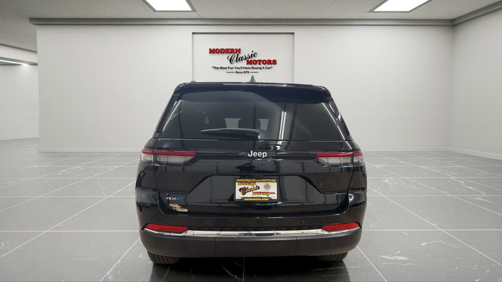 Used 2025 Jeep Grand Cherokee Limited 4xe image 4