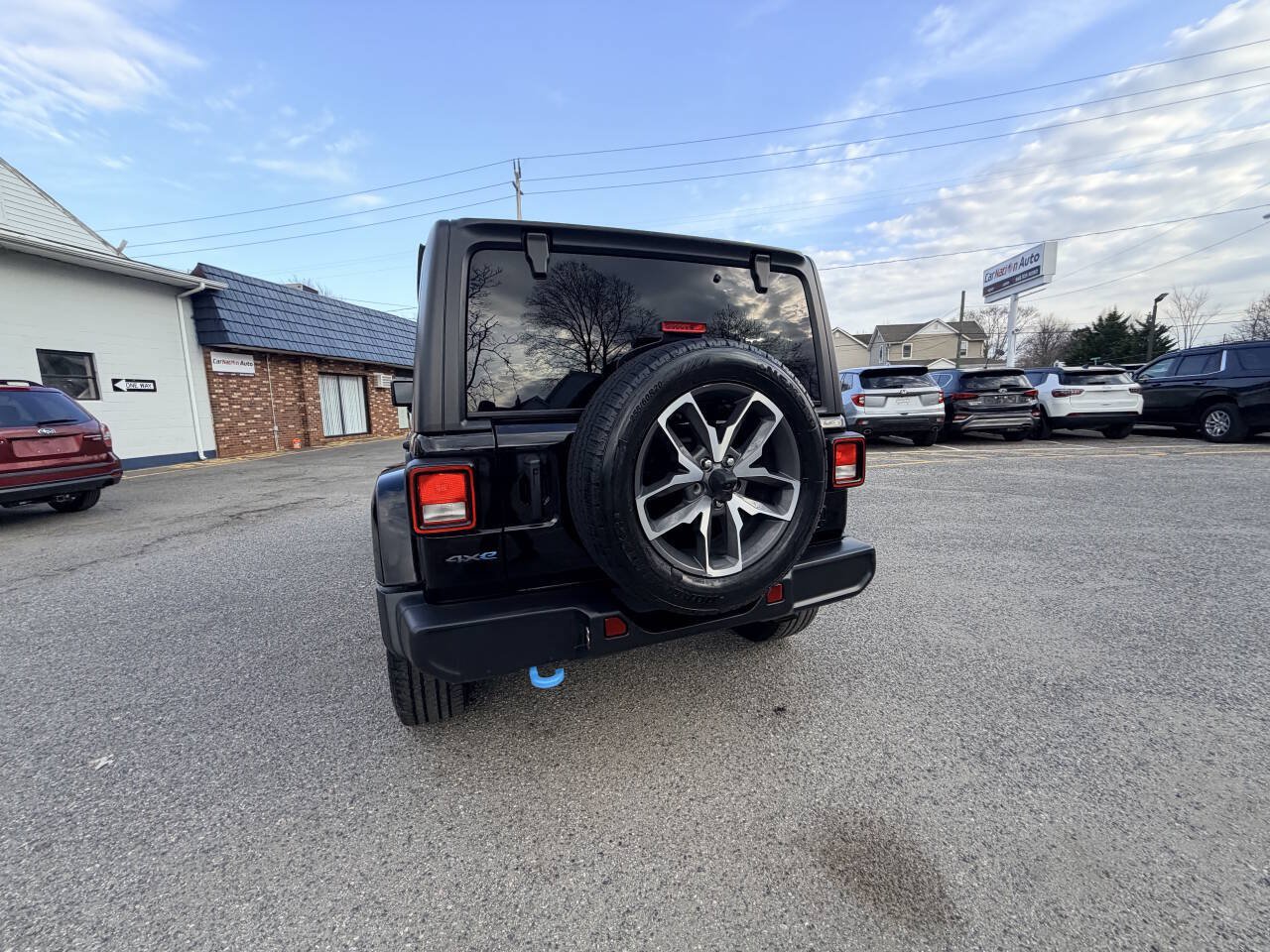 Used 2024 Jeep Wrangler Unlimited w/ Convenience Group AWD/4WD image 46
