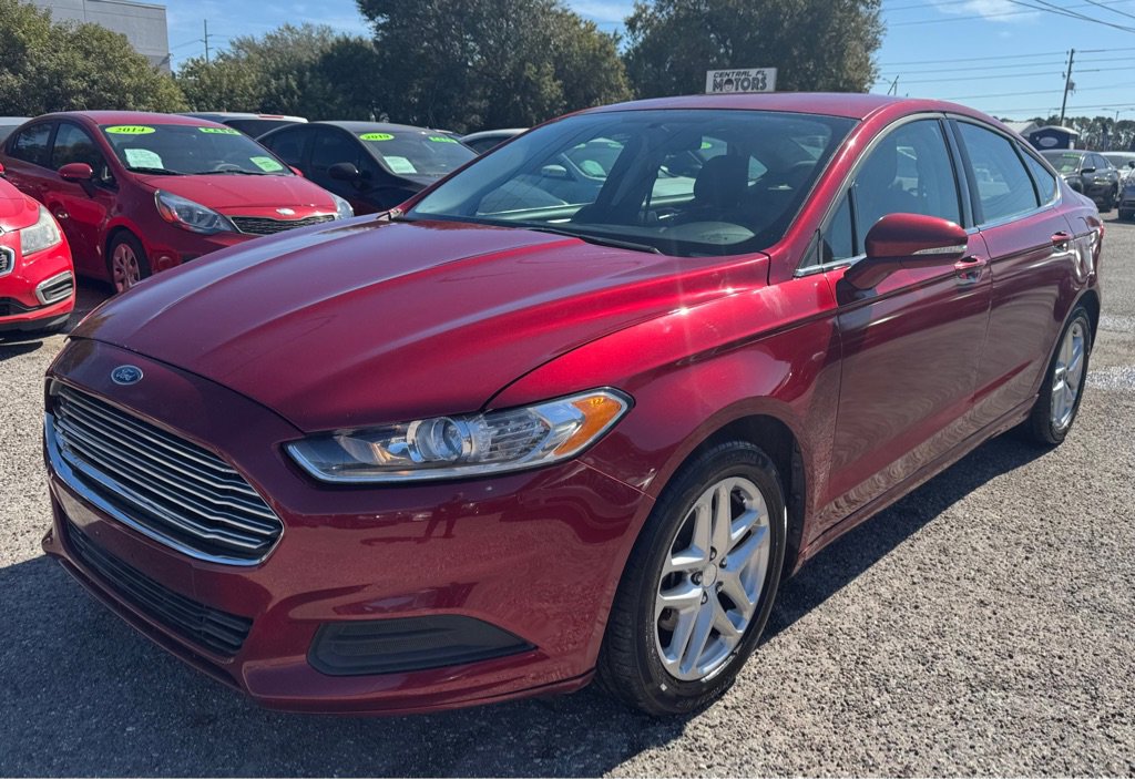 Used 2013 Ford Fusion SE image 1