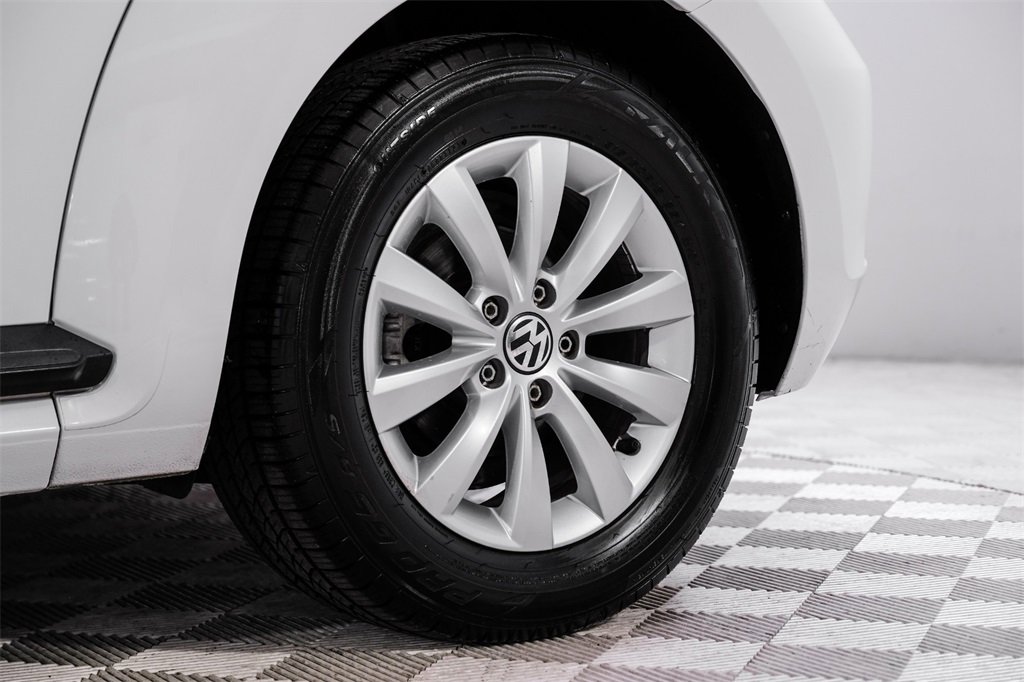 Used 2014 Volkswagen Beetle 1.8T image 41