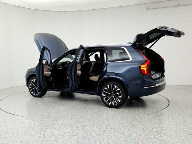 New 2026 Volvo XC90 B6 Plus w/ Protection Package Premier AWD/4WD image 12