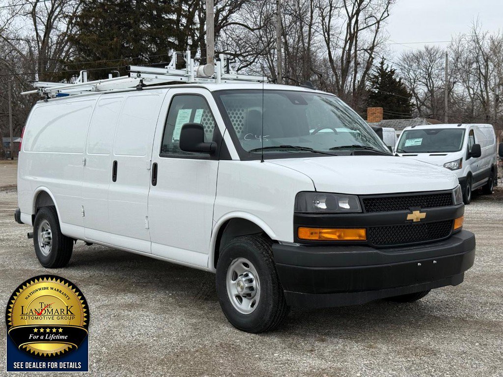 Used 2025 Chevrolet Express 2500 Extended w/ Communications Package image 3