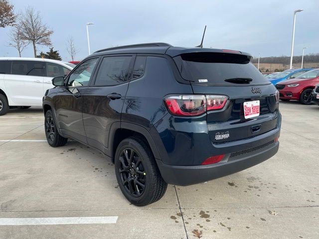 New 2026 Jeep Compass Latitude AWD/4WD image 3