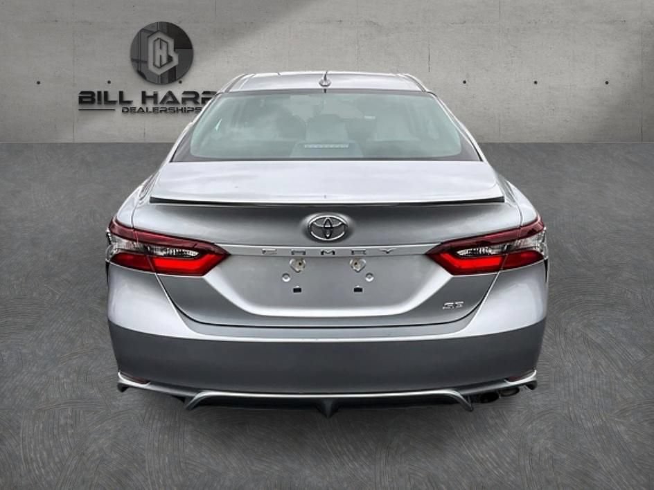 Used 2022 Toyota Camry SE FWD image 6