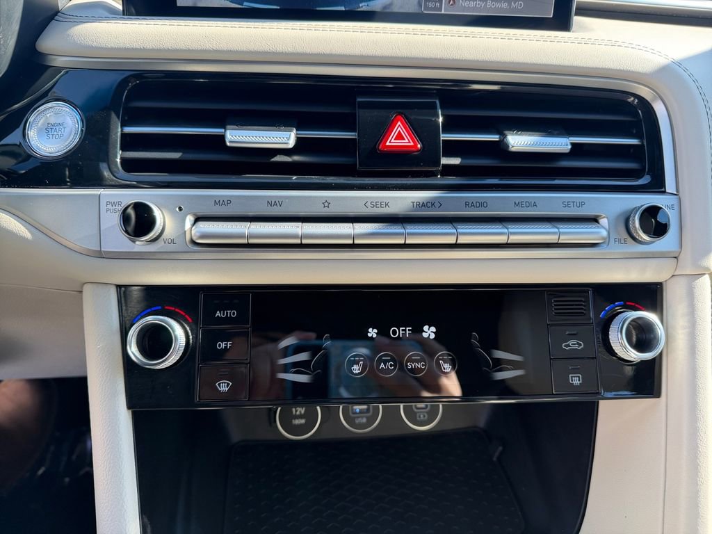 Used 2026 Genesis G70 2.5T image 18