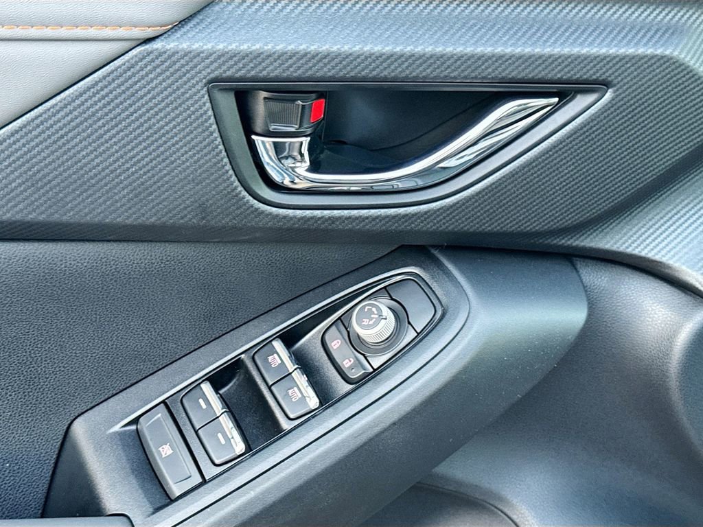 Used 2025 Subaru Crosstrek 2.5i Limited w/ Crosstrek Mirror Package image 25