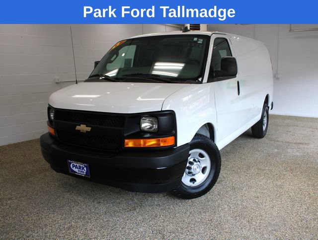 Used 2017 Chevrolet Express 2500 RWD image 11