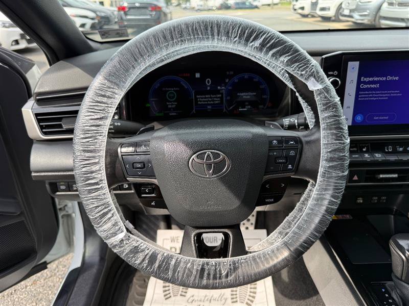 Used 2025 Toyota Camry XSE FWD image 31