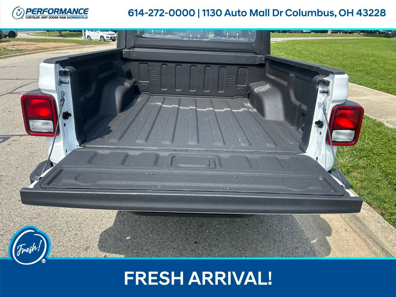 Used 2025 Jeep Gladiator Sport AWD/4WD image 14