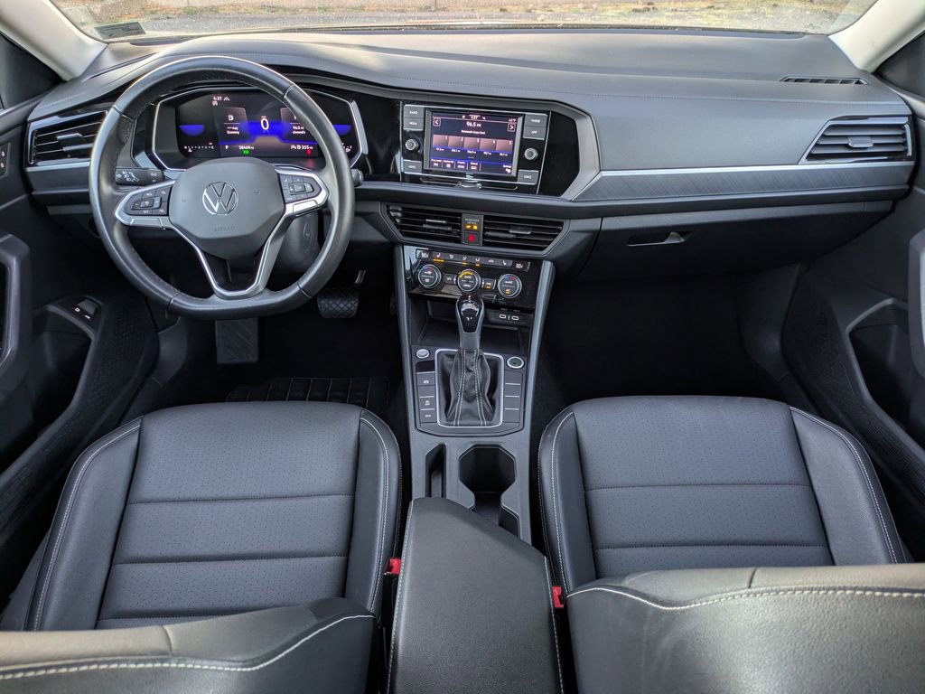 Certified 2024 Volkswagen Jetta SE image 14