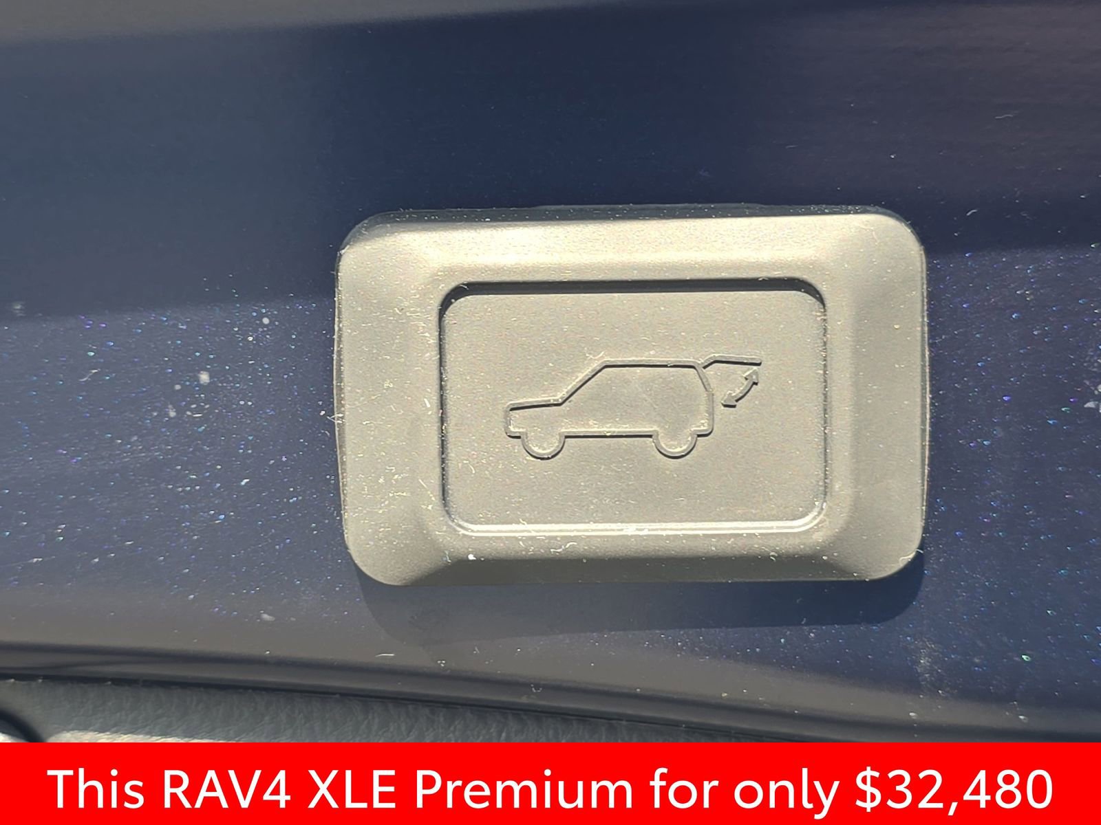 Used 2023 Toyota RAV4 XLE Premium image 20