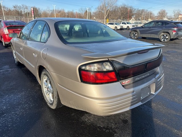 Used 2004 Pontiac Bonneville SE w/ 1SC Preferred Equipment Group image 9