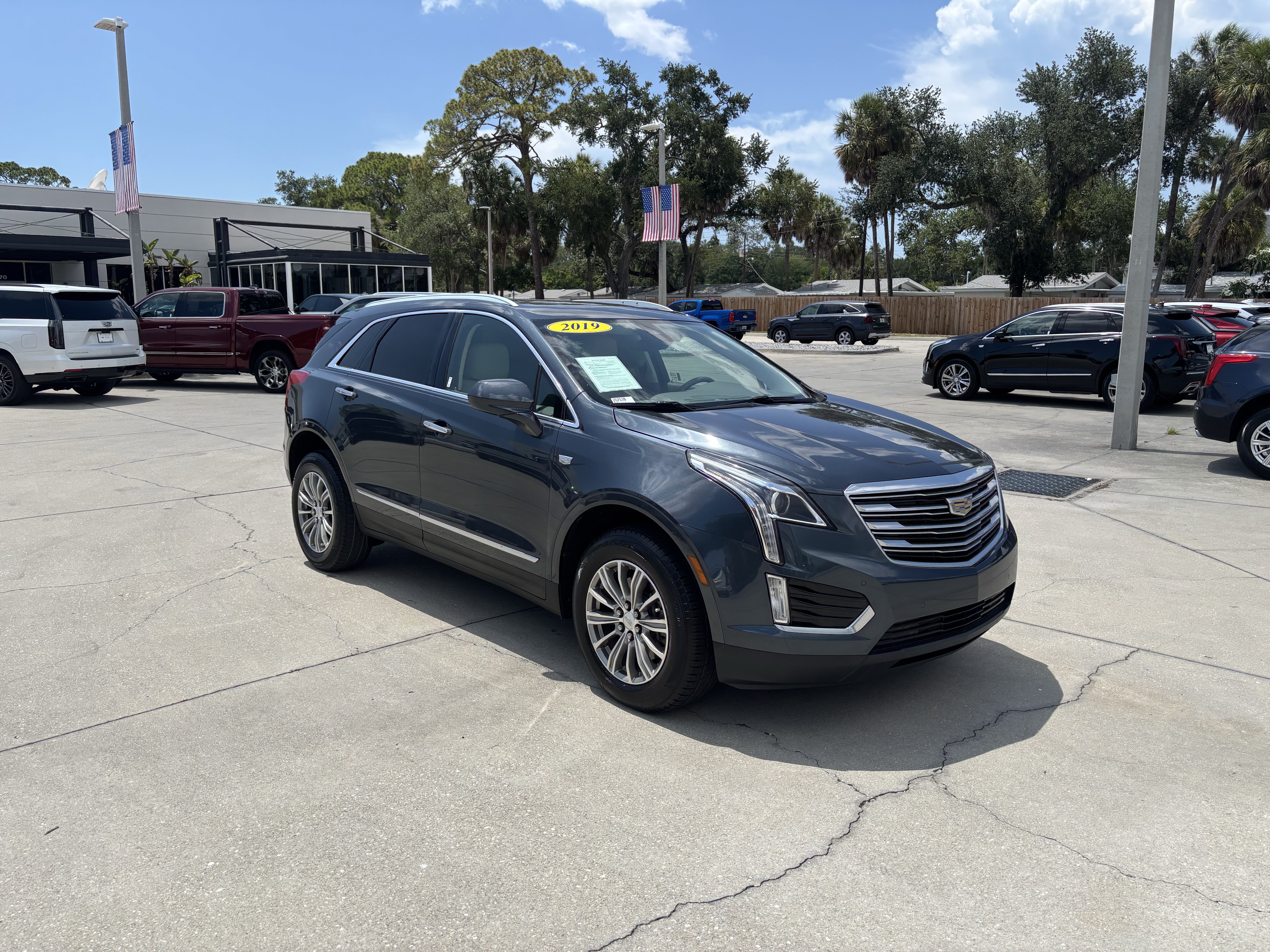 Used 2019 Cadillac XT5 Luxury FWD image 1