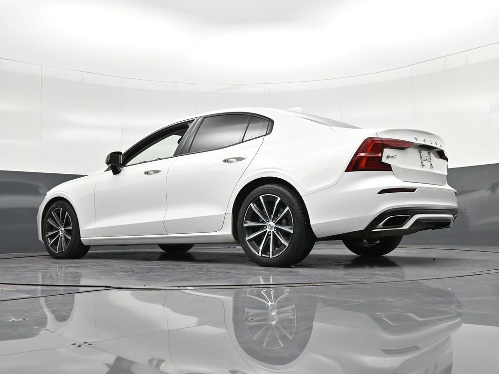 Used 2021 Volvo S60 T5 Momentum w/ Premium Package image 30