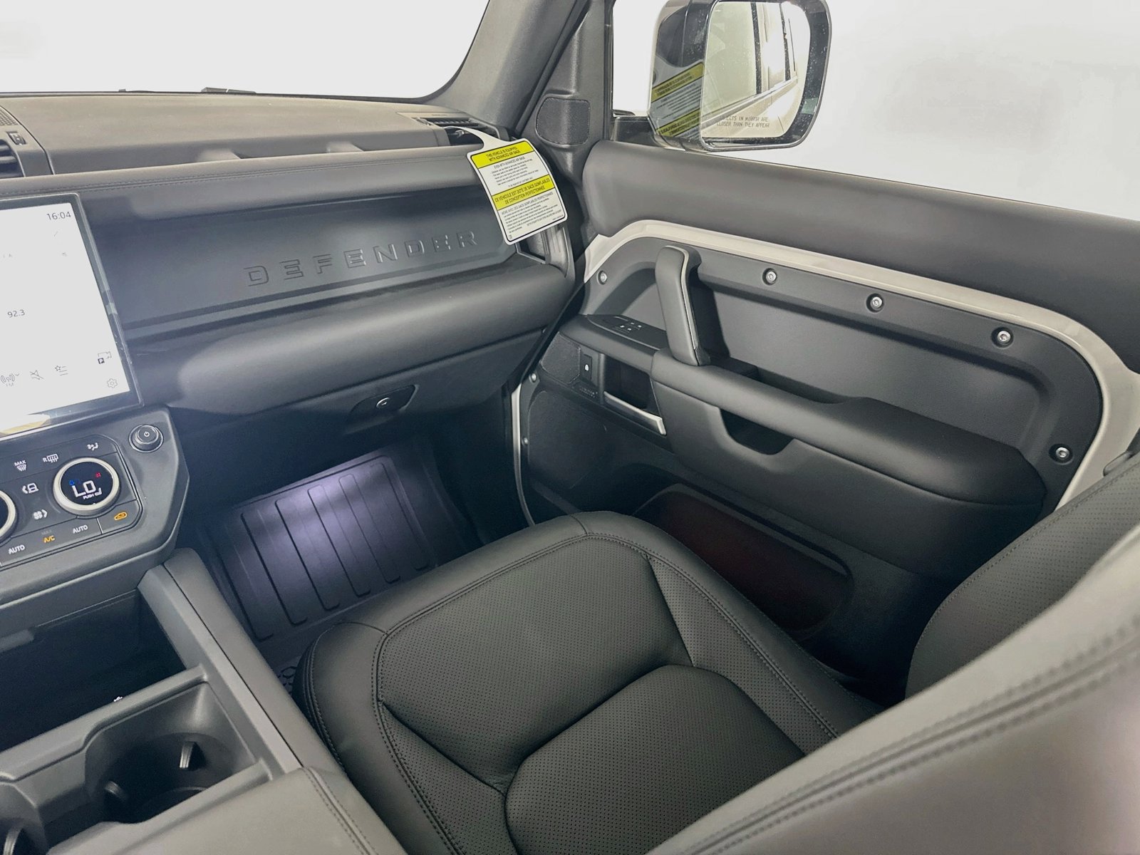 New 2026 Land Rover Defender 110 X-Dynamic SE AWD/4WD image 23
