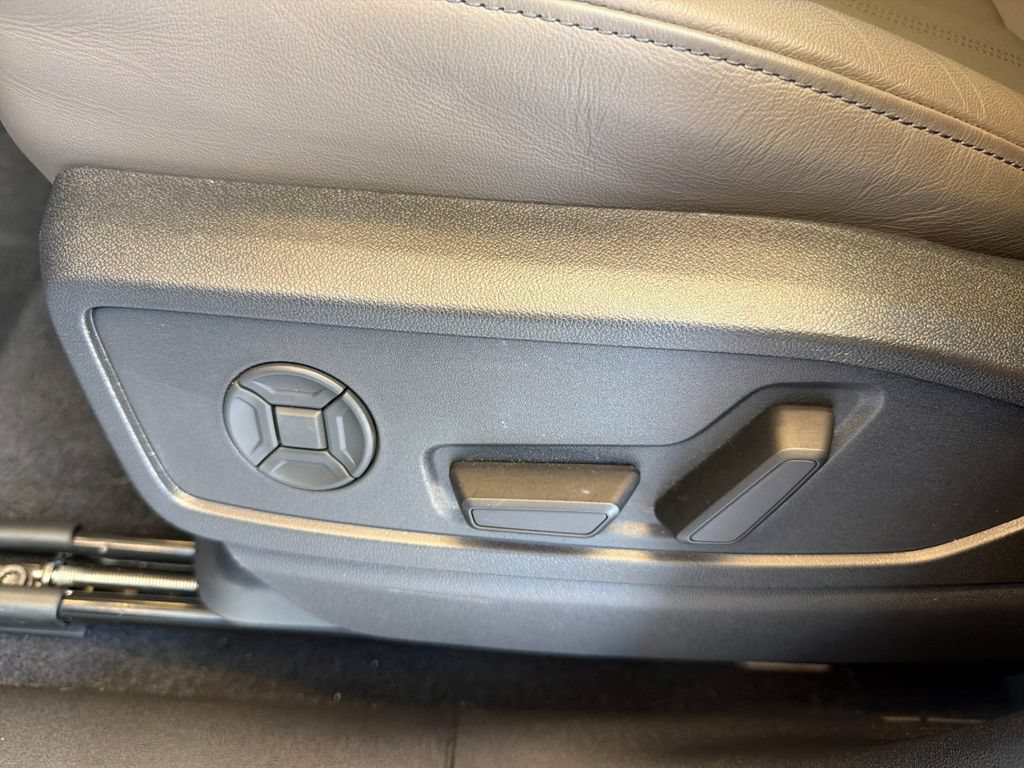 Used 2025 Audi Q5 Premium Plus w/ Premium Plus AWD/4WD image 14
