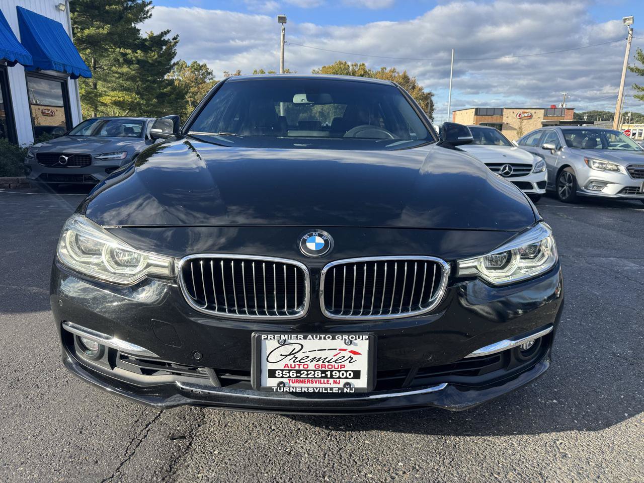 Used 2017 BMW 330i xDrive Sedan AWD/4WD image 2