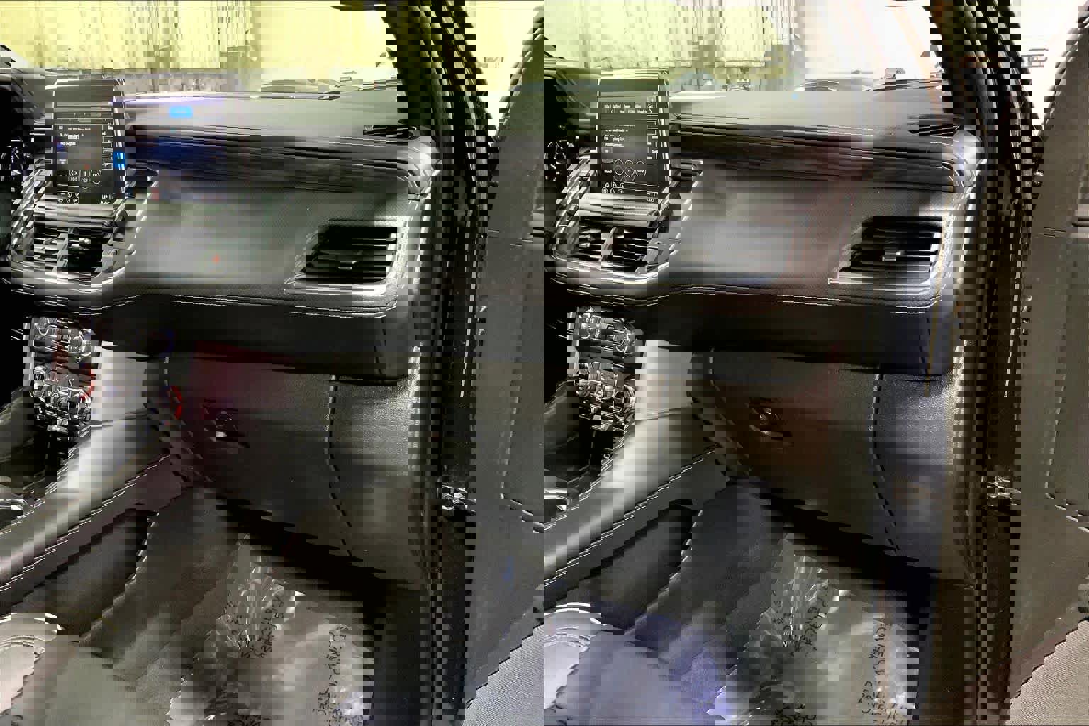 Used 2021 GMC Yukon SLT w/ SLT Premium Package image 19