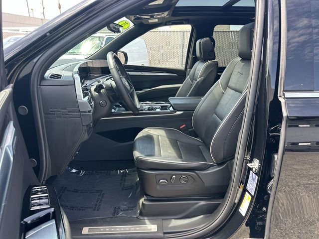 Used 2025 Cadillac Escalade ESV Premium Luxury AWD/4WD image 19
