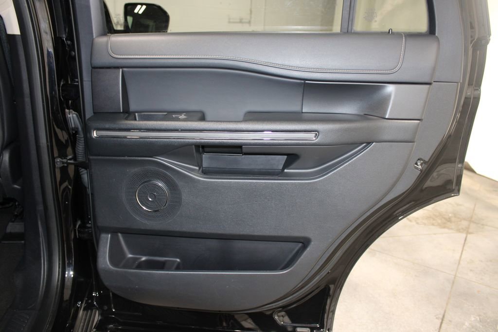 Used 2024 Ford Expedition XLT image 32