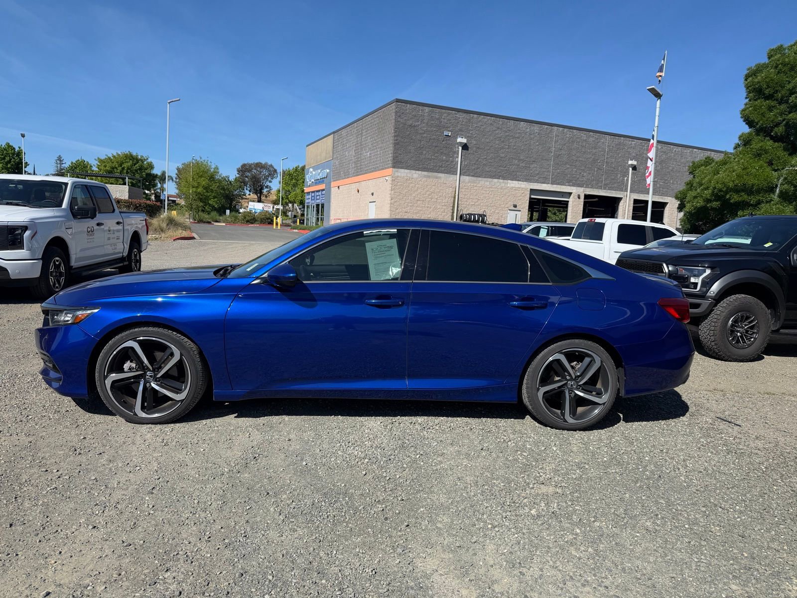 Used 2020 Honda Accord Sport image 2