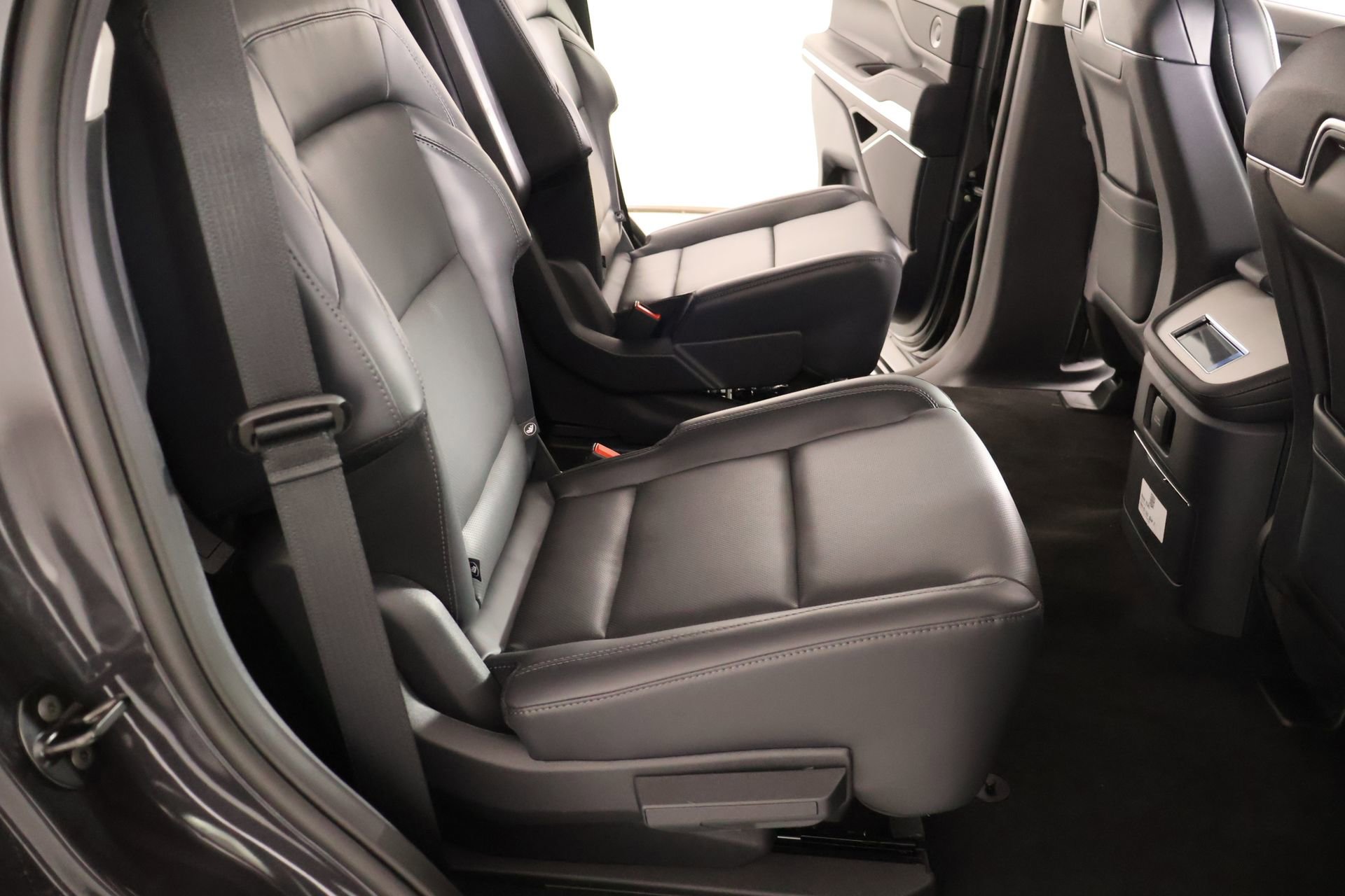 New 2026 Lincoln Navigator Premiere AWD/4WD image 15