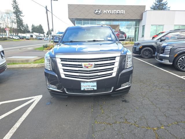 Used 2017 Cadillac Escalade Platinum image 4
