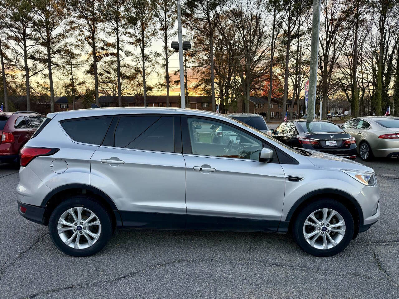Used 2019 Ford Escape SE image 7