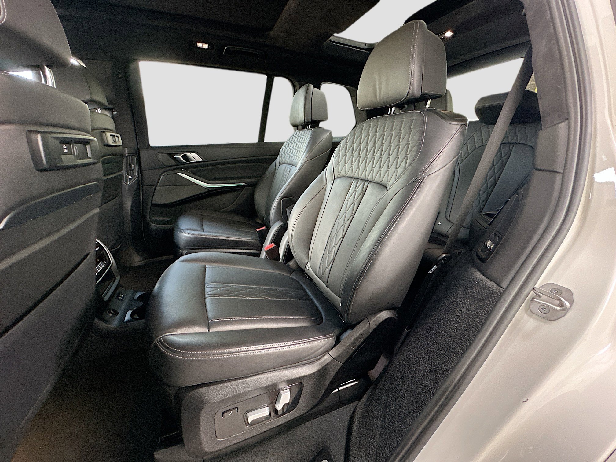 Certified 2022 BMW X7 M50i image 26