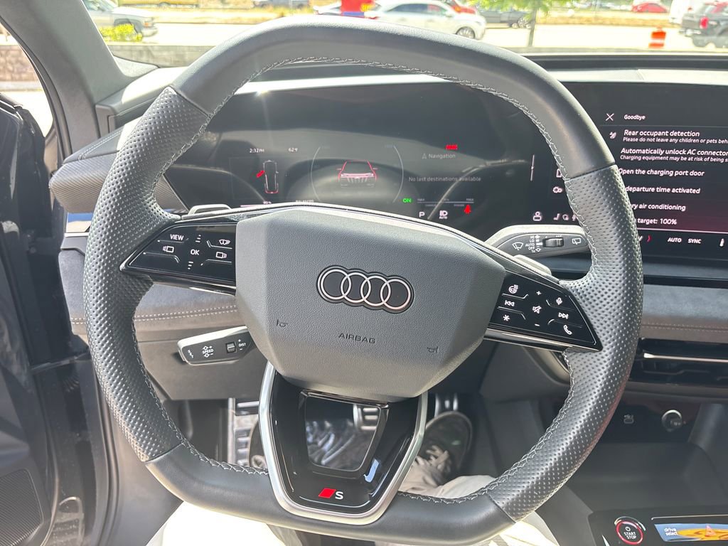 Used 2025 Audi SQ6 e-tron Prestige AWD/4WD image 11