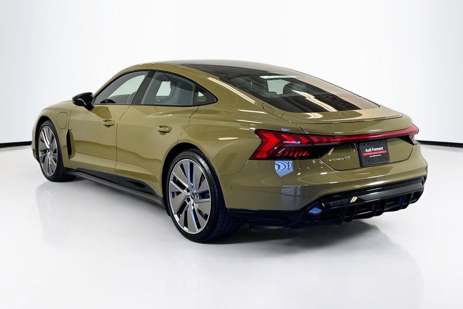 Used 2022 Audi e-tron GT Prestige w/ Prestige Package image 7