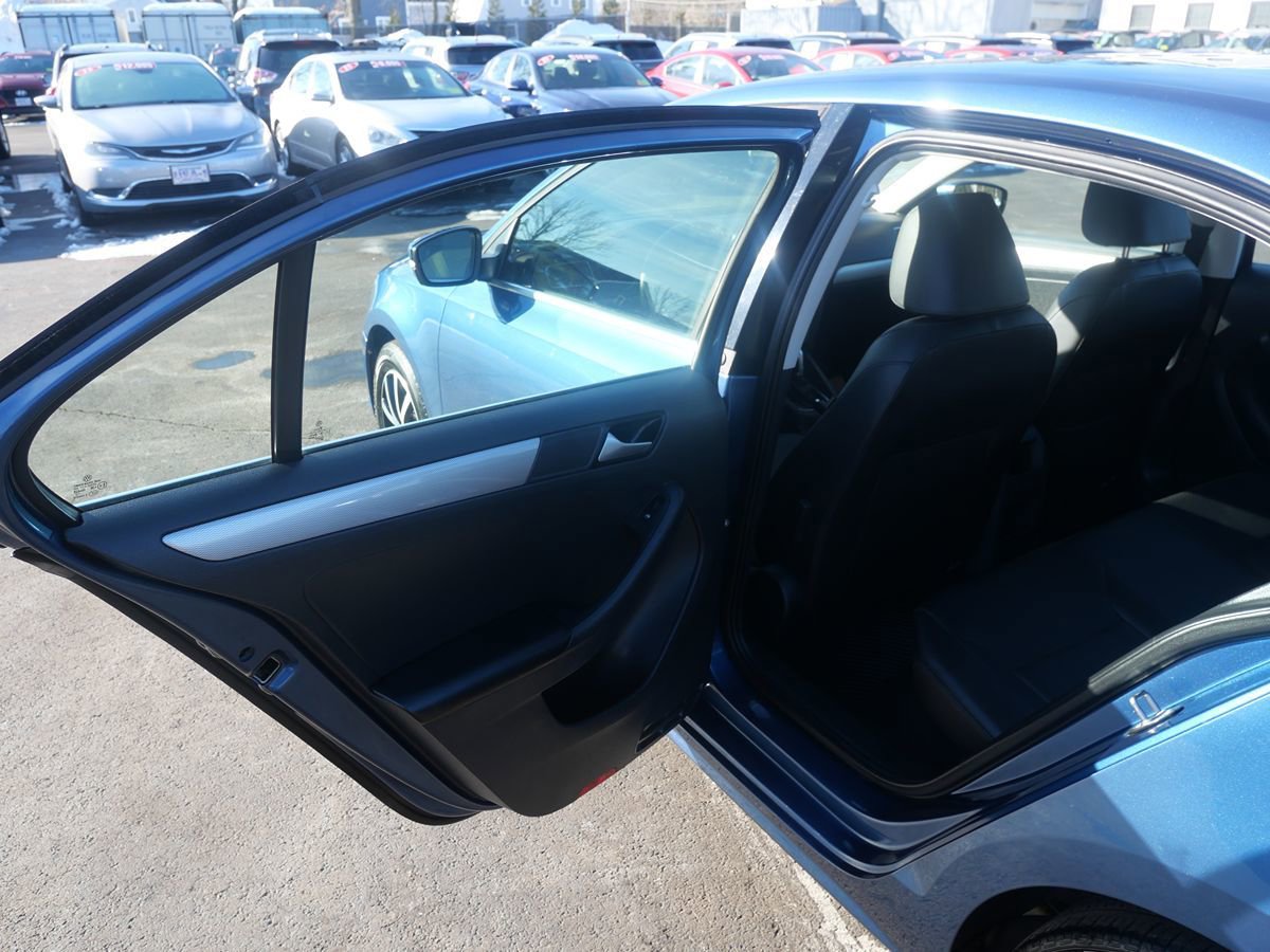 Used 2018 Volkswagen Jetta SE FWD image 24