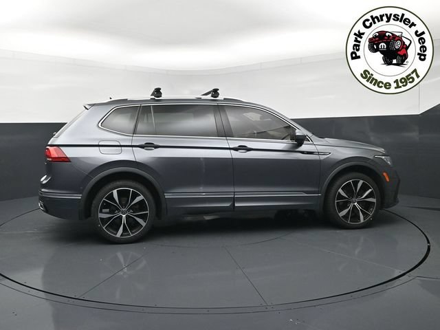 Used 2022 Volkswagen Tiguan SEL R-Line AWD/4WD image 6