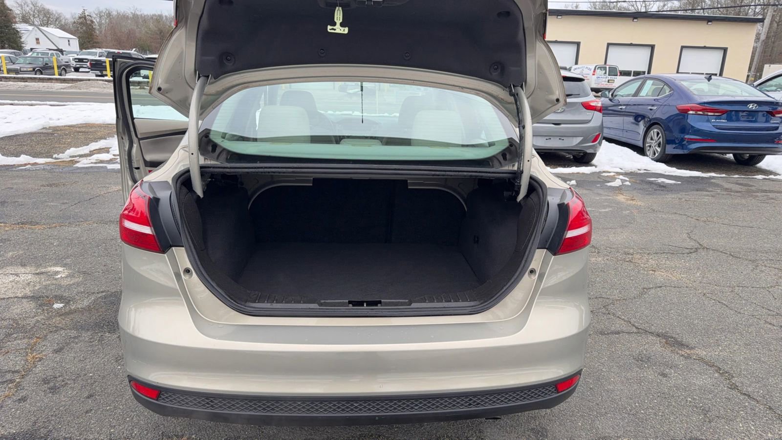 Used 2016 Ford Focus SE image 16