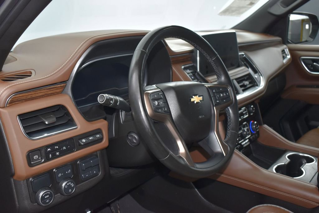 Used 2023 Chevrolet Suburban High Country RWD image 8