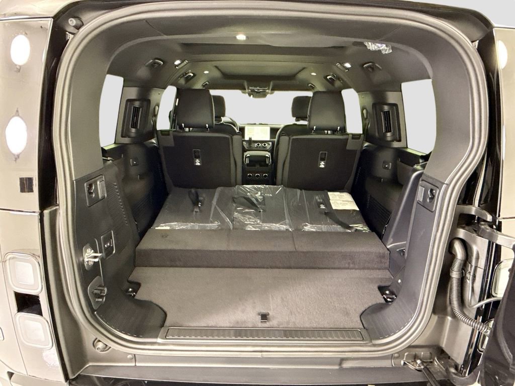 New 2026 Land Rover Defender 130 S image 27