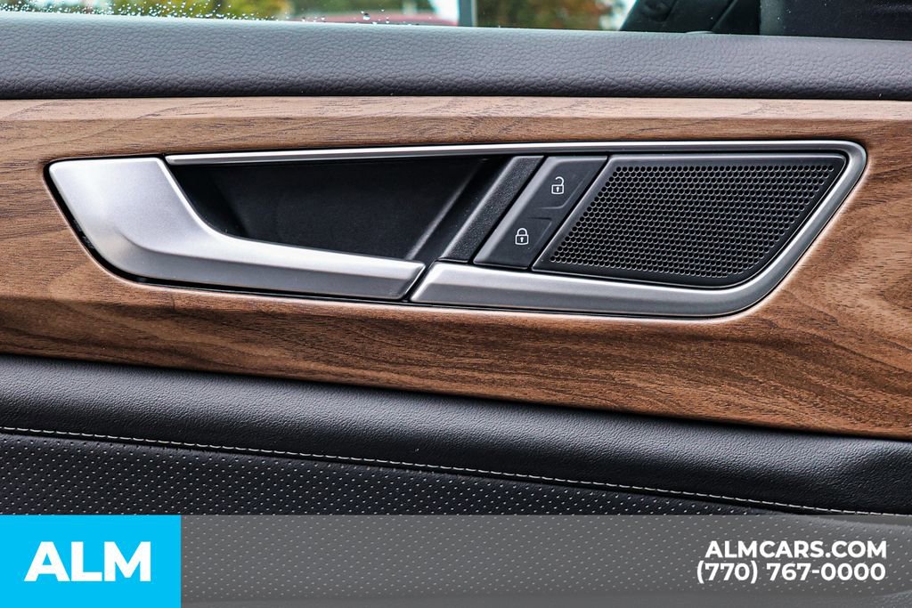 Used 2025 Volkswagen Atlas SE image 54