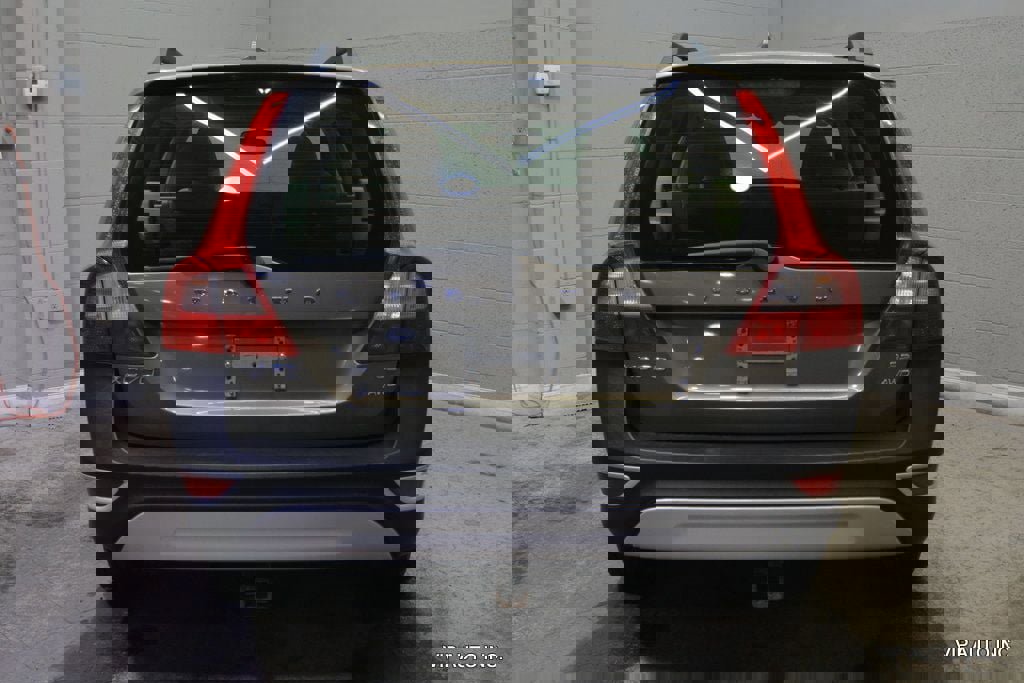 Used 2010 Volvo XC70 3.2 image 6