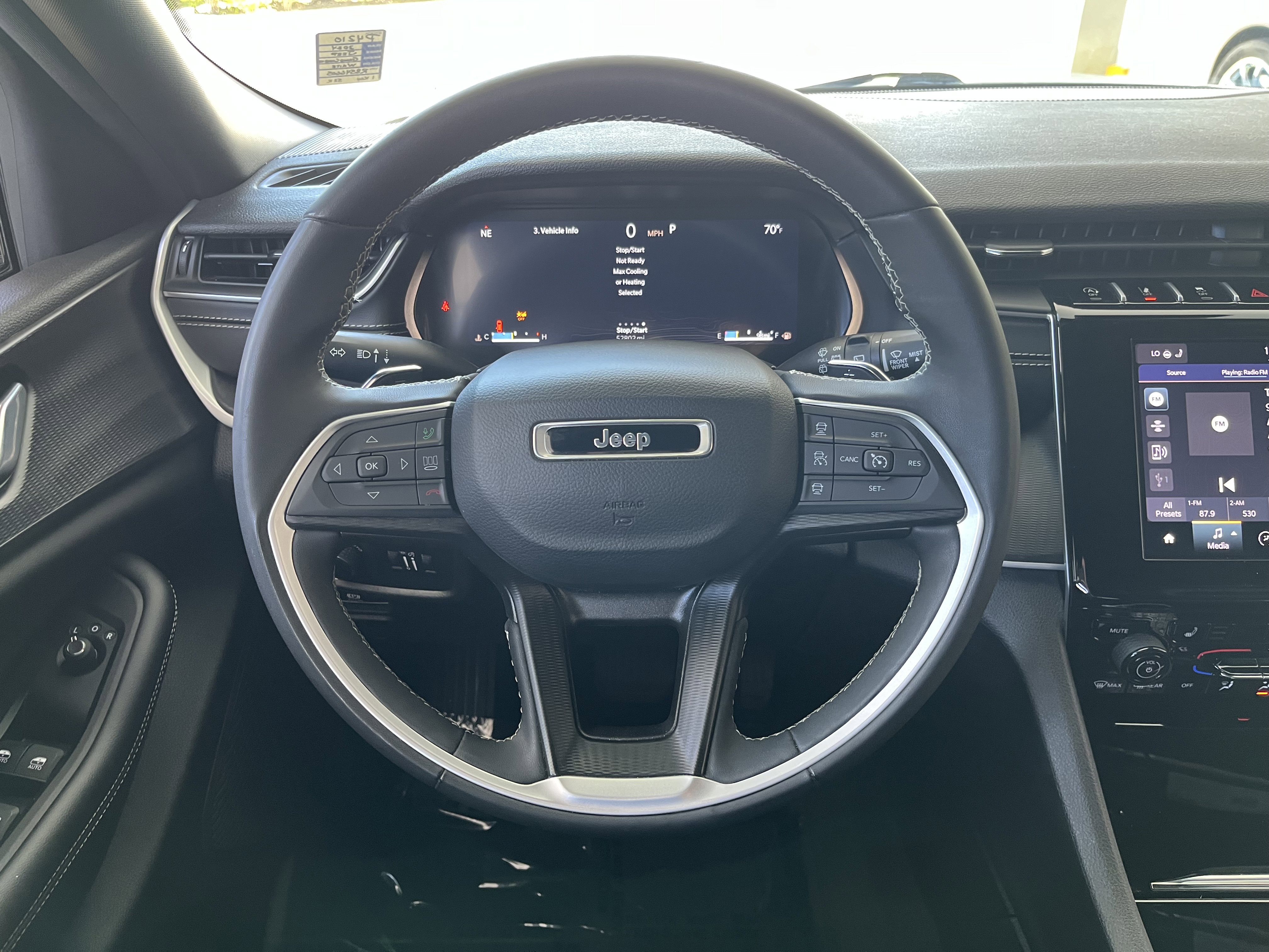 Used 2024 Jeep Grand Cherokee Altitude image 17