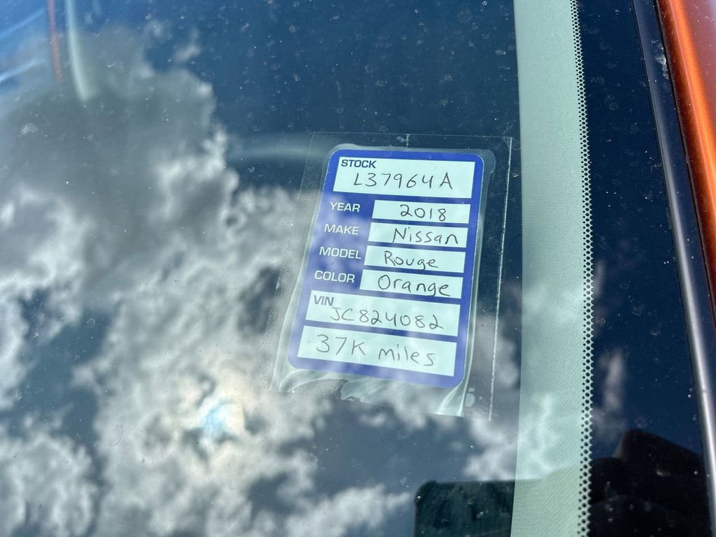 Used 2018 Nissan Rogue SV image 11