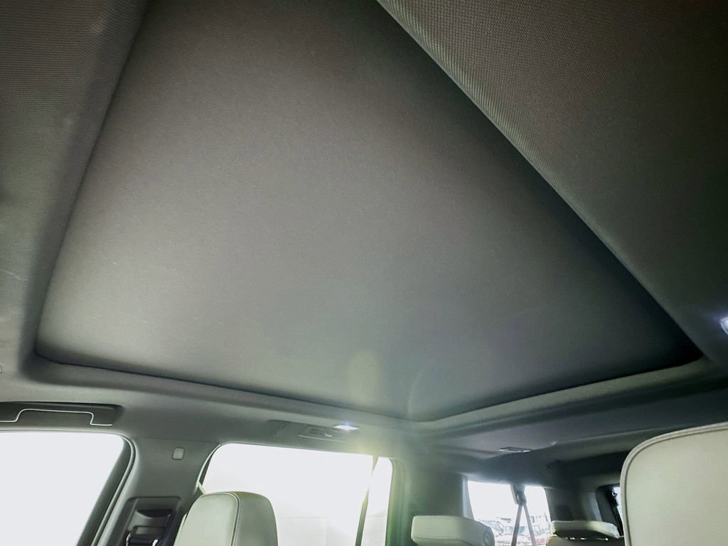 Used 2022 GMC Yukon XL SLT w/ SLT Luxury Package image 23