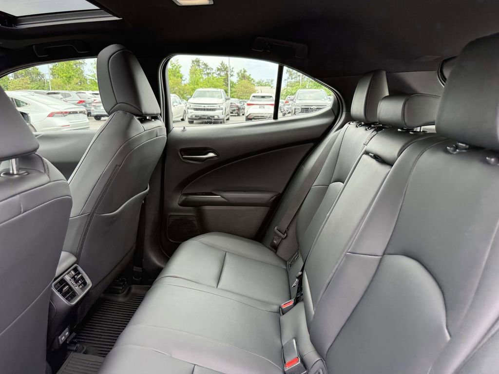 Used 2025 Lexus UX 300h AWD w/ Accessory Package (Z1) image 19