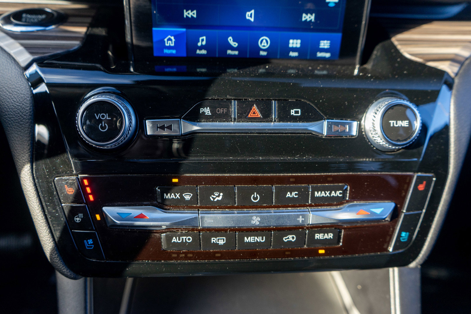 Used 2023 Ford Explorer Limited w/ Hybrid Equipment Group 310A image 21