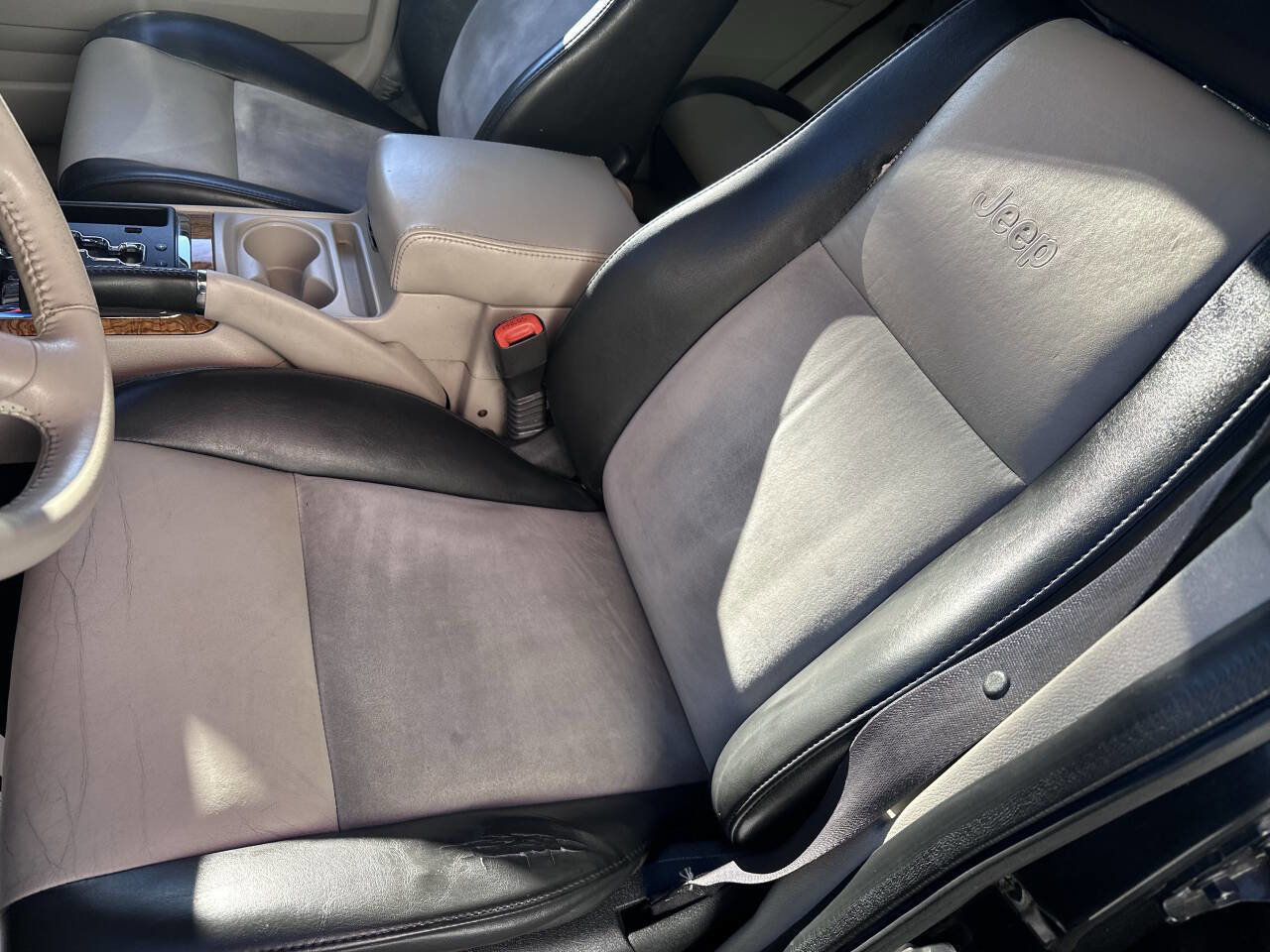 Used 2009 Jeep Grand Cherokee Limited image 24